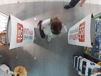 Вид из видеокамеры для подсчета посетителей магазина